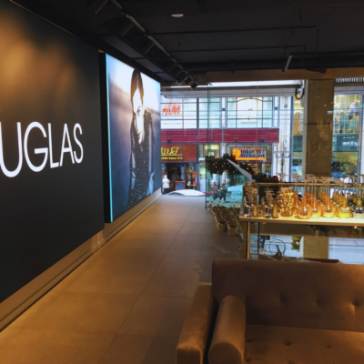 Boutique Douglas intérieur 2